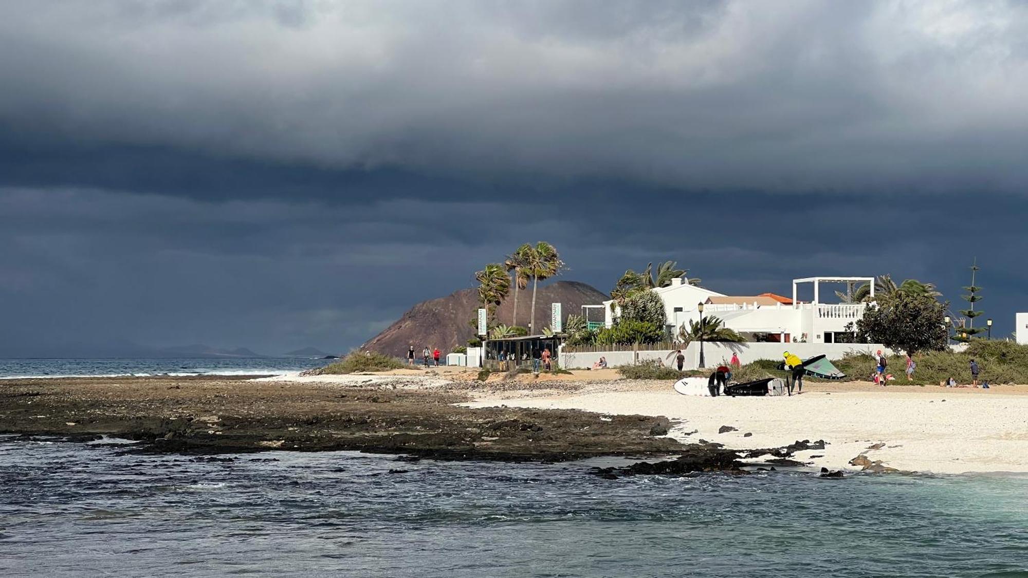 Kauri Nomad Surf & Kite House Hotel Corralejo Exterior photo