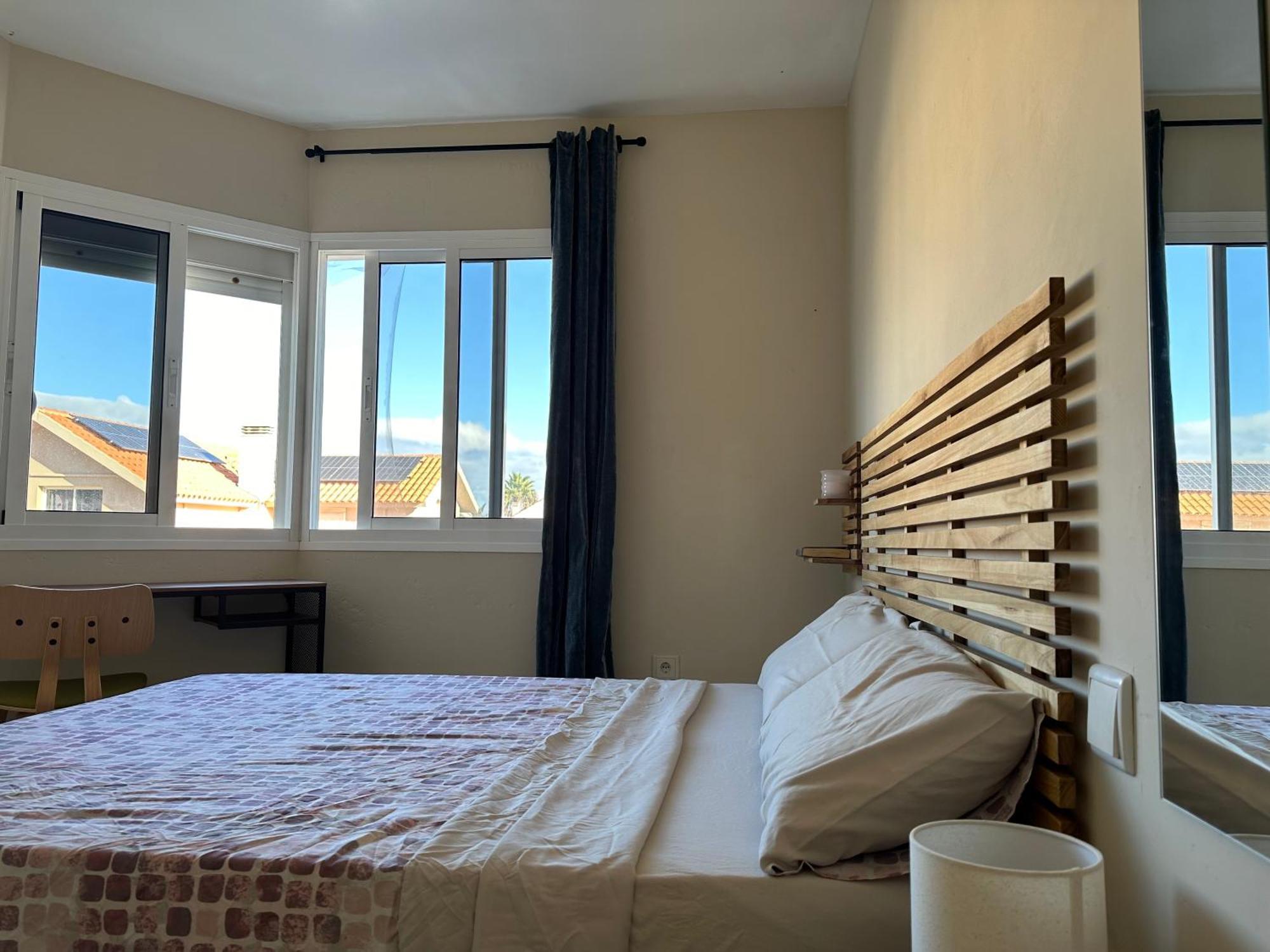 Kauri Nomad Surf & Kite House Hotel Corralejo Room photo